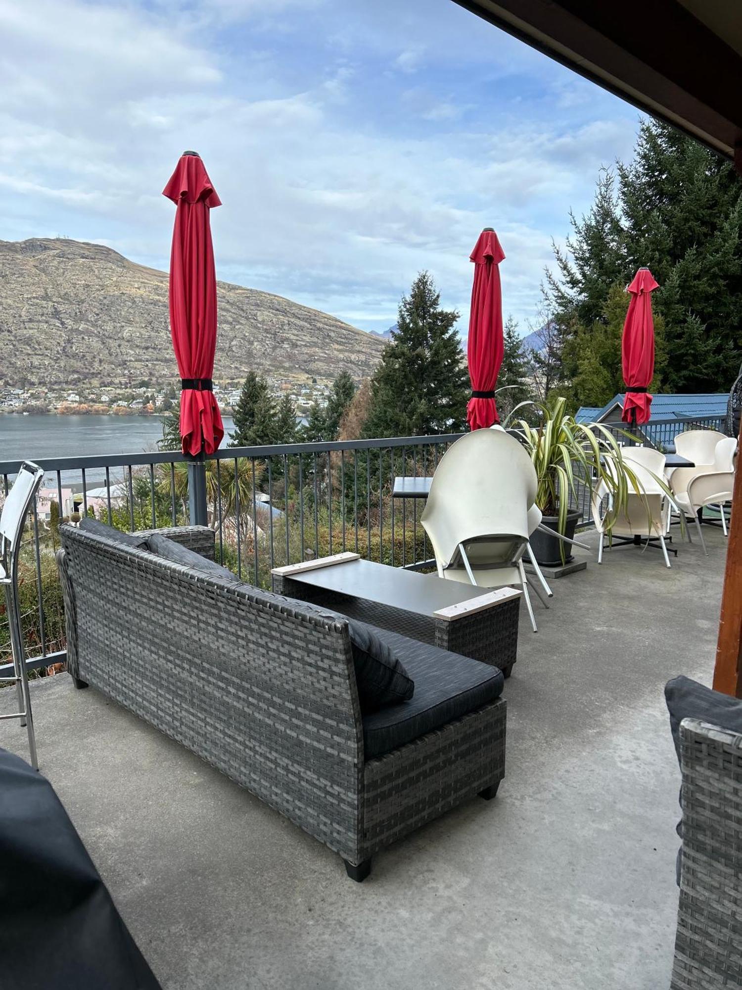 The Embassy B&B Queenstown Exterior foto