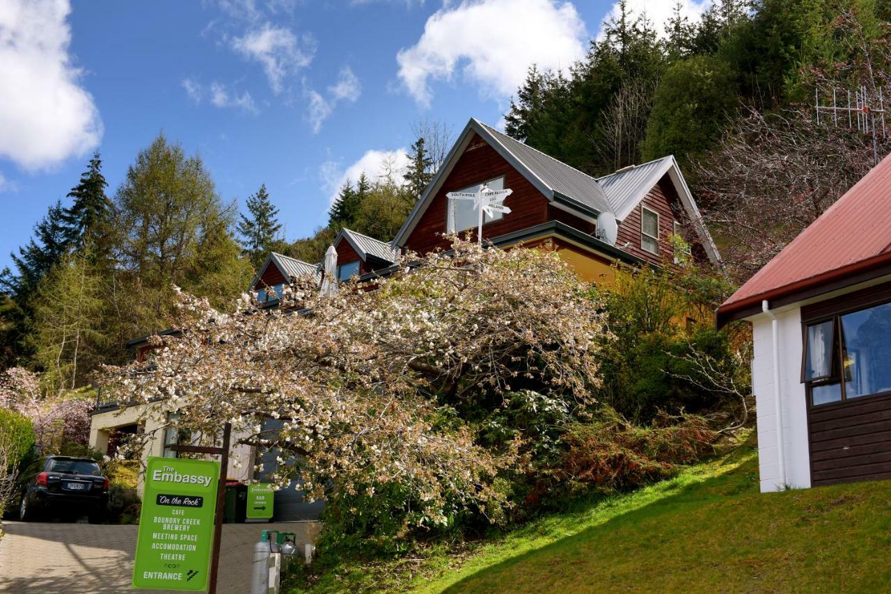 The Embassy B&B Queenstown Exterior foto